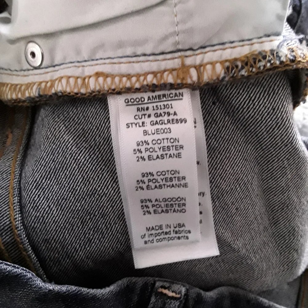 Good American Jeans - Blue with Manufactured Tears - size 00/24 (28 inseam) - Picture 4 of 5